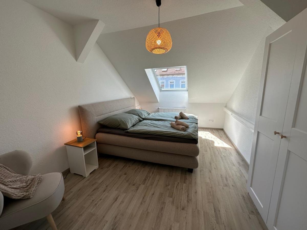 Gemuetliche Neurenovierte Dachgeschosswohnung 에르푸르트 외부 사진