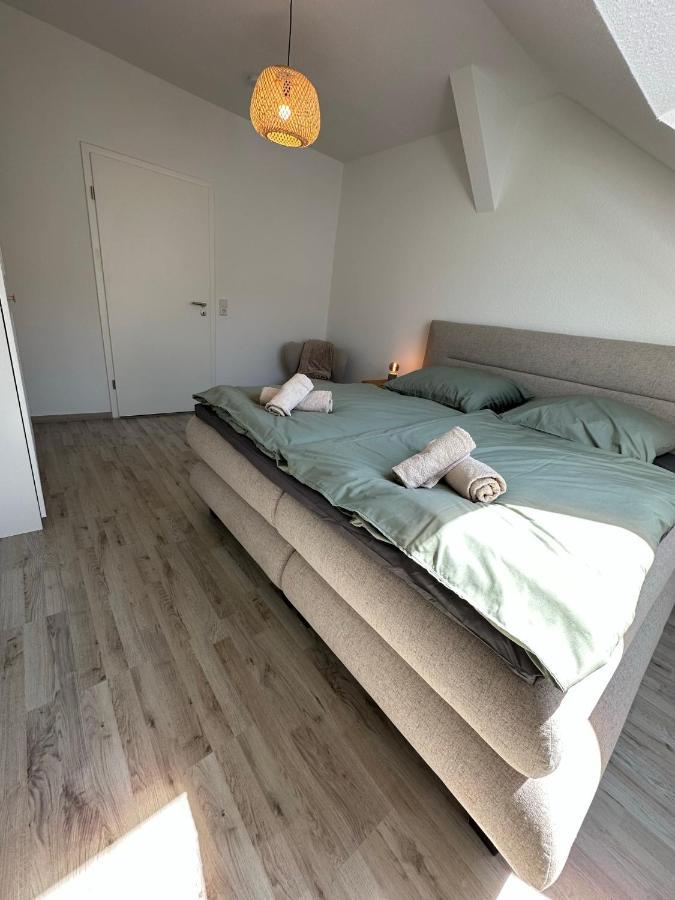 Gemuetliche Neurenovierte Dachgeschosswohnung 에르푸르트 외부 사진